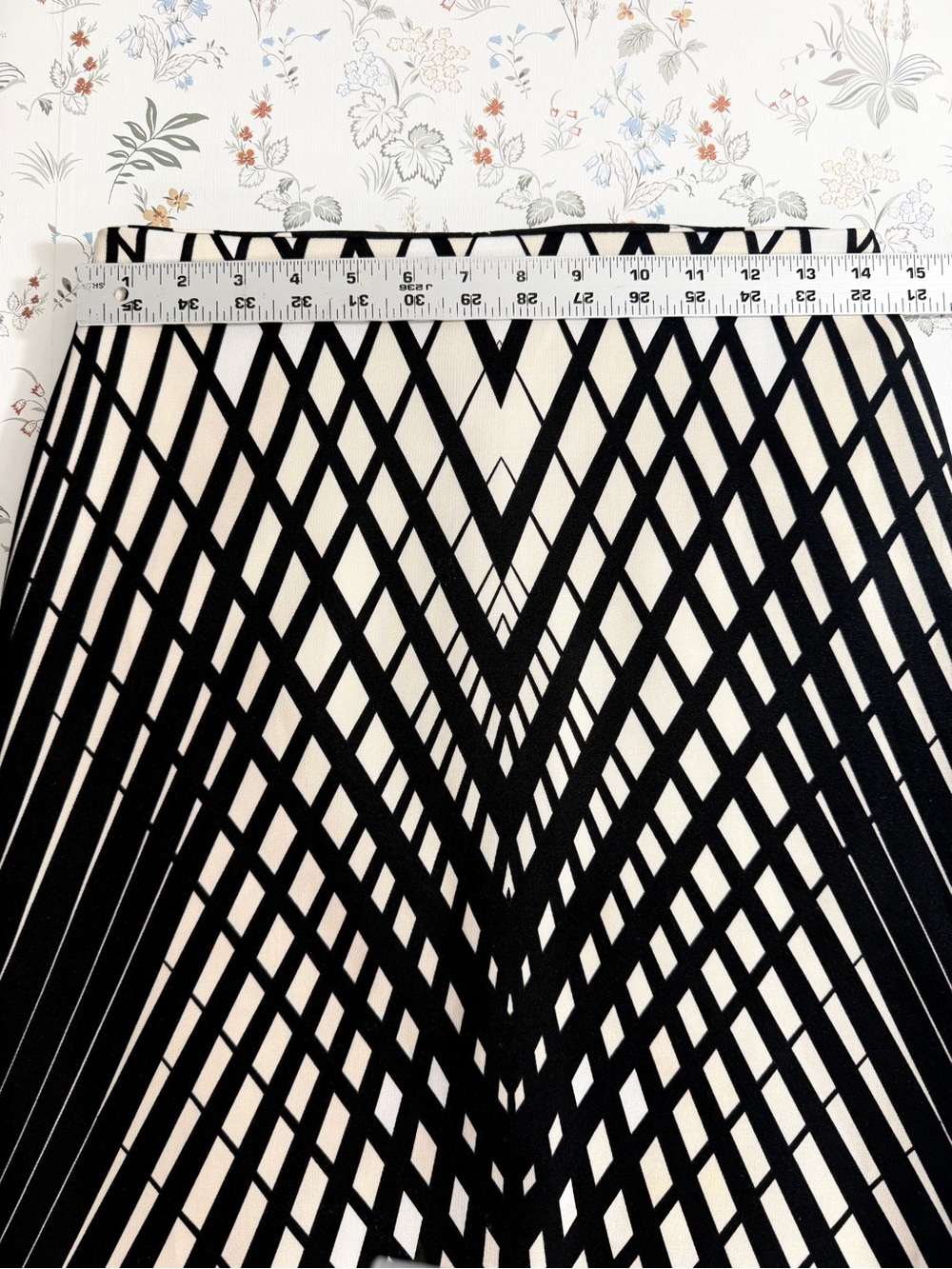 New York & Company Black and Cream Lattice Pencil Skirt Women’s Size Small - Picture 7 of 8